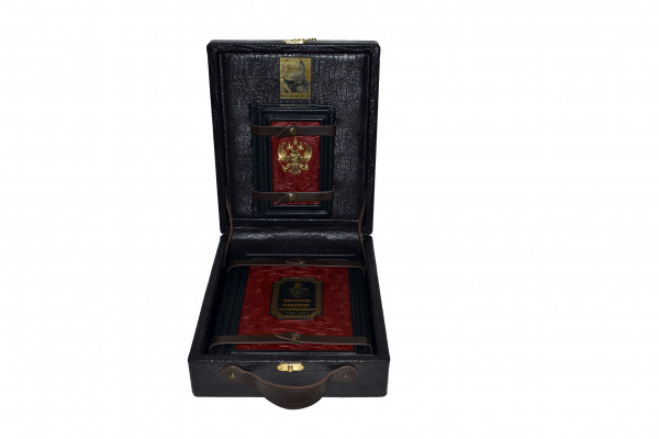 ПОДАРОЧНЫЙ НАБОР "Великие русские полководцы" в кожаном переплете