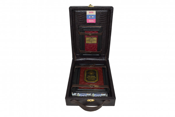 ПОДАРОЧНЫЙ НАБОР "Набор три века Российской полиции" в кожаном переплете